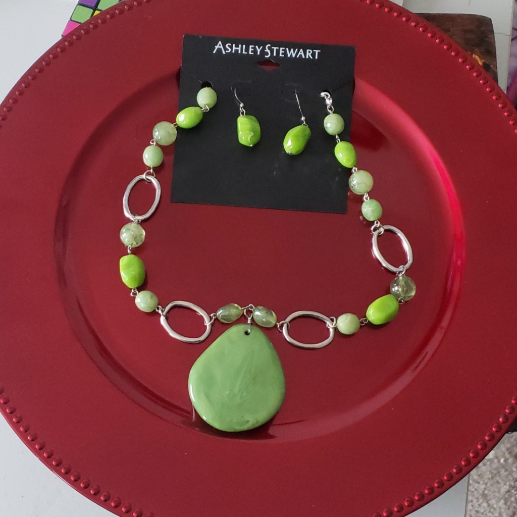 Ashley Stewart Jewelry Set 18$